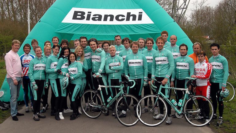 Le sponsor sportif paie le prix fort, le sponsor culturel s'assoit au premier rang pour une bouchée de pain et n'en attend pas moins.