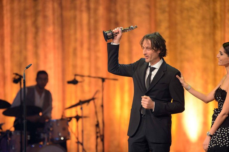 Boudewijn Koole receives European film award for Kauwboy