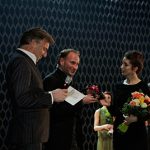 Een blije winnaar Hans Hordijk met Robert Guijt en Lisa Kapan