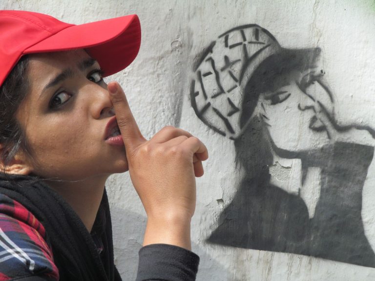 Nog een laatste IDFA-Award: Afghaanse rapster Sonita steelt de harten van het publiek