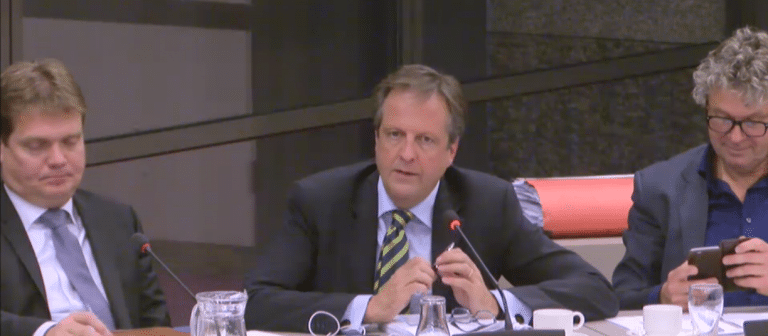 Van Veen (vvd), Pechtold (d66) et Monasch (pvda) lors du débat sur le budget de la culture.