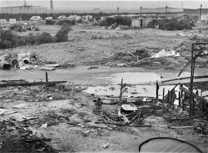 “View of the remains of the migrant camp Calais” 2016 foto Artur-Żmijewski