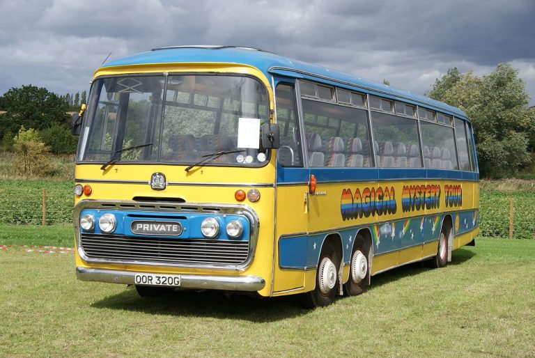 Bus de tournée des Beatles (réplique) Photo : Chris Samson CC.BY 2.0