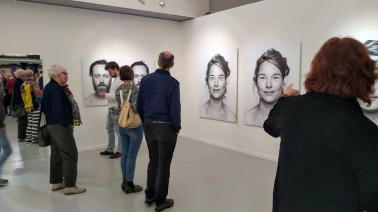 PODCAST! The eyes only tell half the story. But that's already a lot. Nathan Mooij exhibits with unique double portraits in Apeldoorn