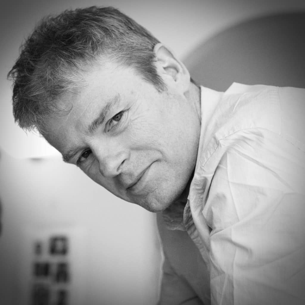 'Geef je tegenstander een kus op de wang.' Acht levensvragen aan schrijver Mark Haddon