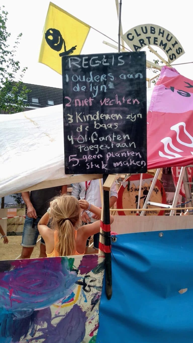 Pourquoi la jeunesse est l'avenir et le faux art ne mène pas au vrai art au Theatre Festival Boulevard.
