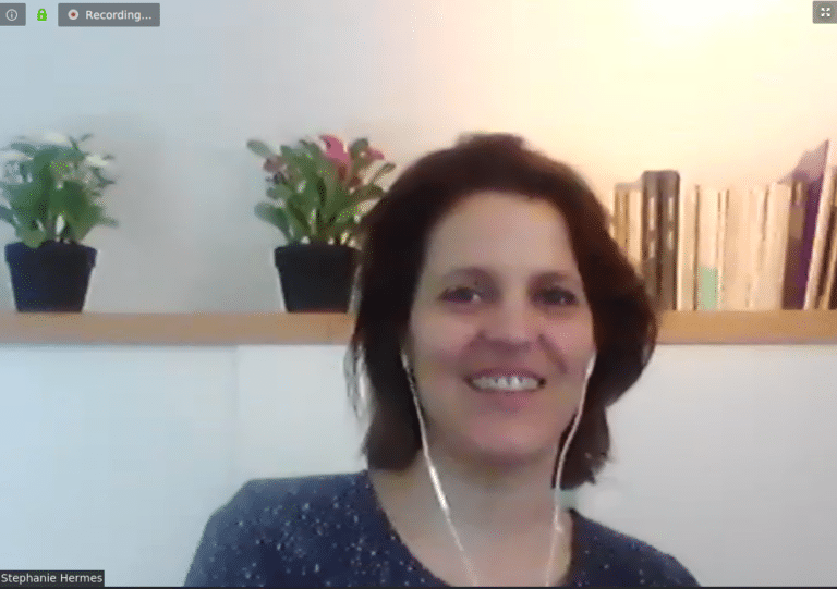 'Nous nous débarrassons tous de nos peurs de la caméra' - Stephanie Hermes de la maison du théâtre de la Haye cherche des points positifs (Culture Press Coronapodcast No 18).