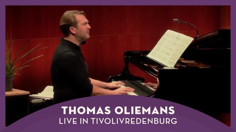 Een van onze beste zangers (tevens pianist) zingt Schubert en Bannink in coronaproof huiskamersetting in TivoliVredenburg...geniet!