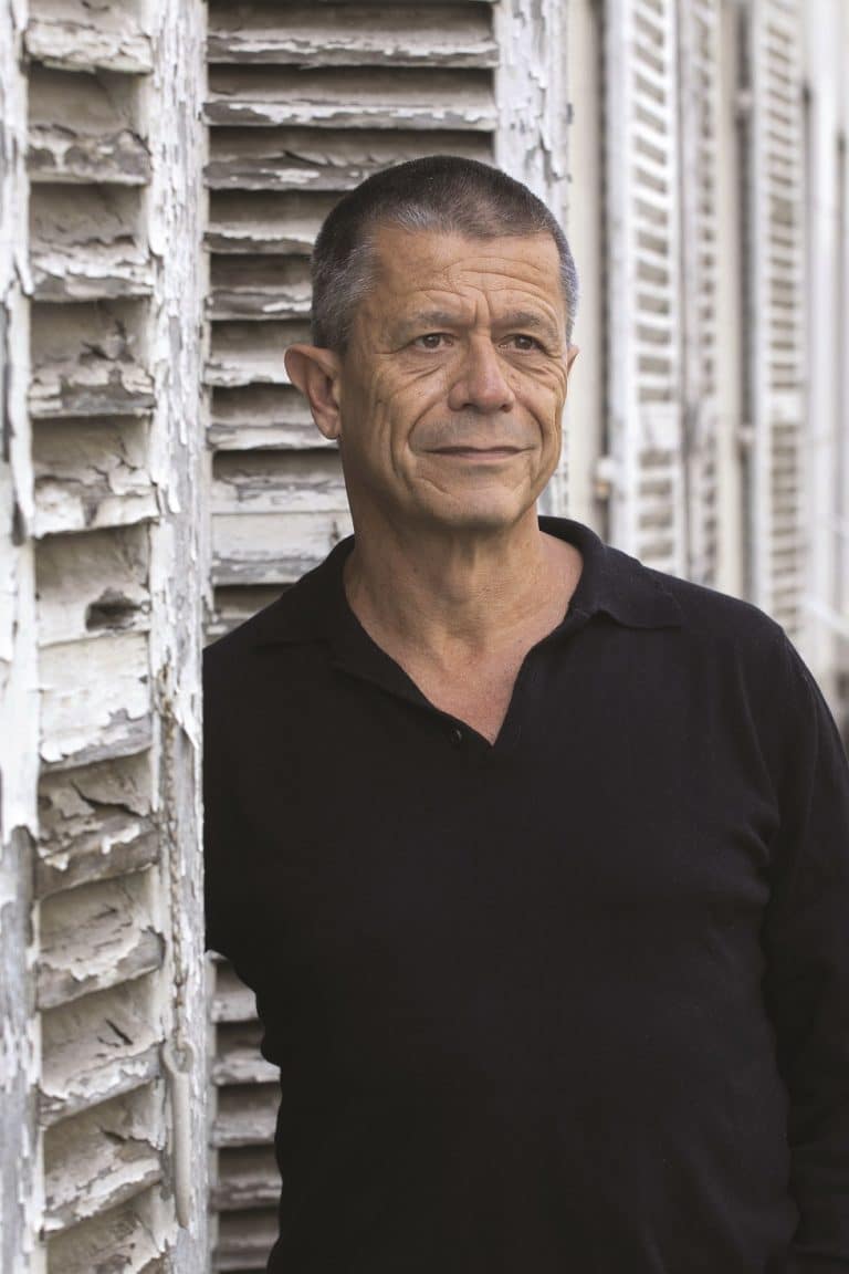 Too divided for unity. How a booklet on yoga nearly brought writer Emmanuel Carrère to the brink of collapse