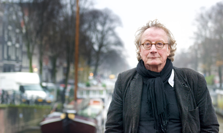 'In het leven dat ik bedenk, verdwijnt de donkerte.' Schrijver Thomas Verbogt over zijn nieuwe roman 'Maak het mooi'
