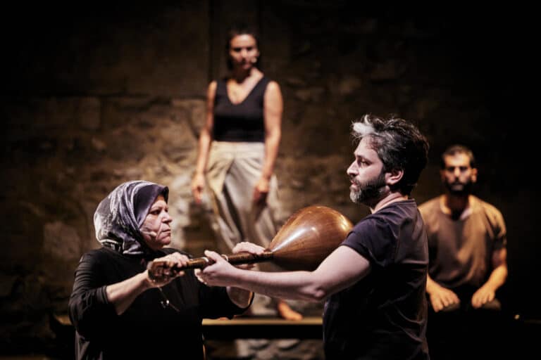 Libanon verloor alle hoop. 'Told by my Mother' maakt dat voelbaar in het Holland Festival